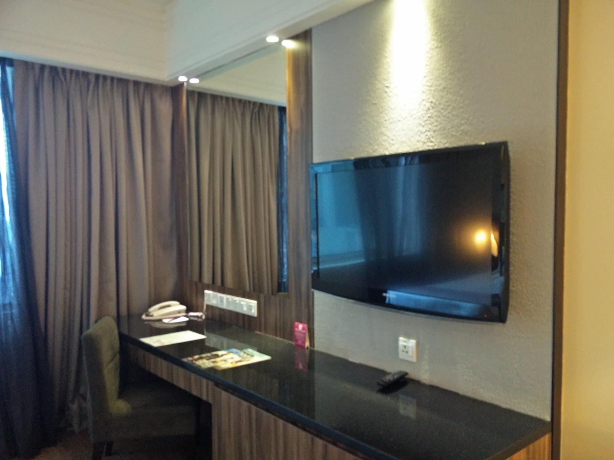 Hotel Royal Куала-Лумпур Экстерьер фото