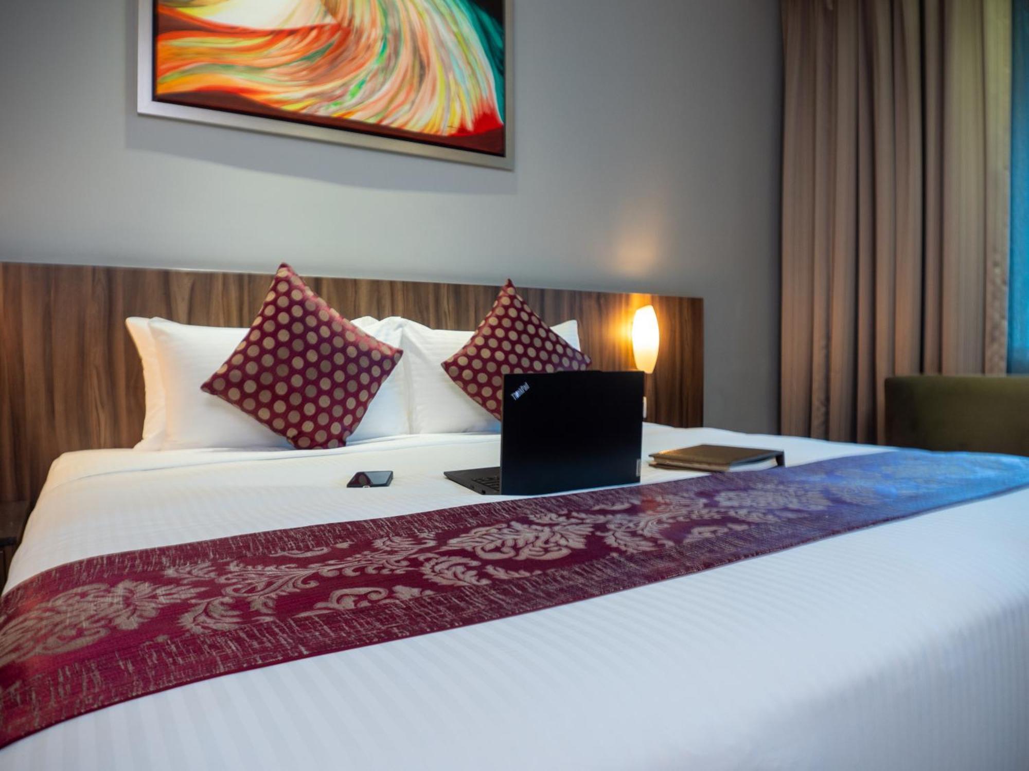 Hotel Royal Куала-Лумпур Экстерьер фото